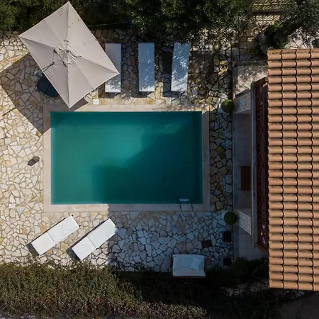Вилла Nephele 3 Bedroom Villa With Private Pool