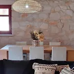 Villa 3 Bedroom Nephele Villa - Jootiq