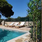 Villa 3 Bedroom Nephele Villa - Jootiq