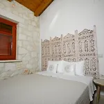 3 Bedroom Nephele Villa - Jootiq
