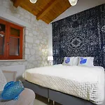 Villa 3 Bedroom Nephele Villa - Jootiq *