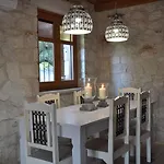 3 Bedroom Nephele Villa - Jootiq Villa *