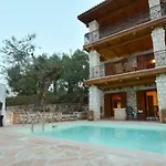 3 Bedroom Nephele Villa - Jootiq *