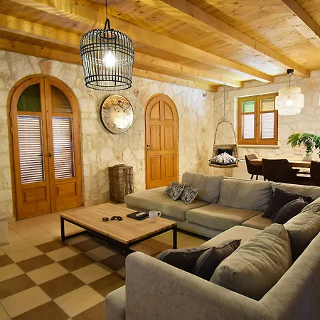 빌라 3 Bedroom Nephele Villa - Jootiq