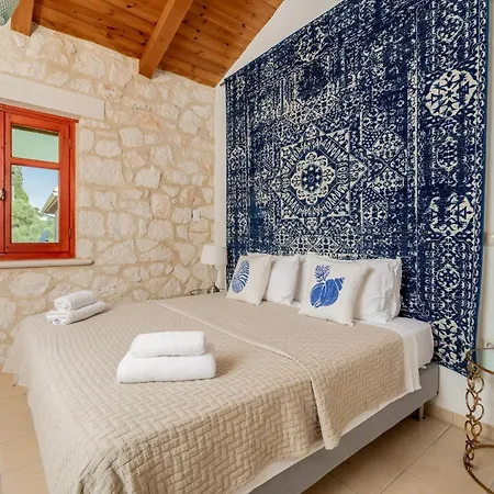 Nephele 3 Bedroom Villa With Private Pool ヴィラ