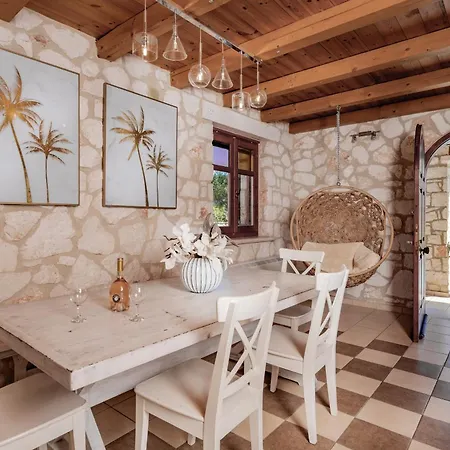ヴィラ Nephele 3 Bedroom Villa With Private Pool Akrotiri