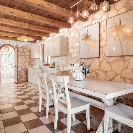 Nephele 3 Bedroom Villa With Private Pool ヴィラ *