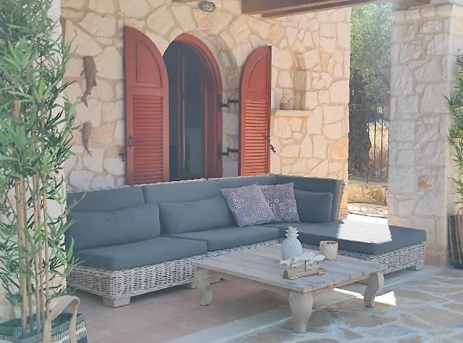 빌라 3 Bedroom Nephele Villa - Jootiq