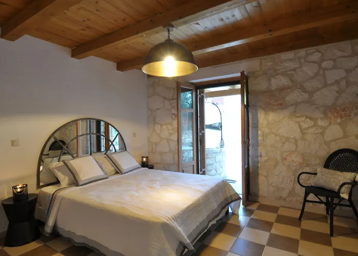 3 Bedroom Nephele Villa - Jootiq Акротири