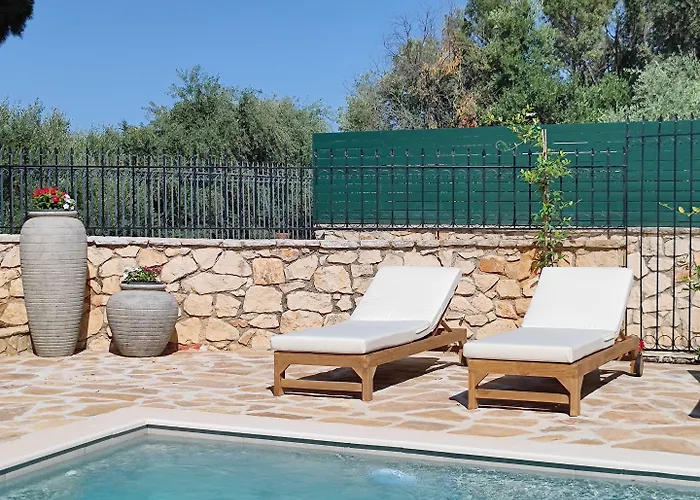 3 Bedroom Nephele Villa - Jootiq